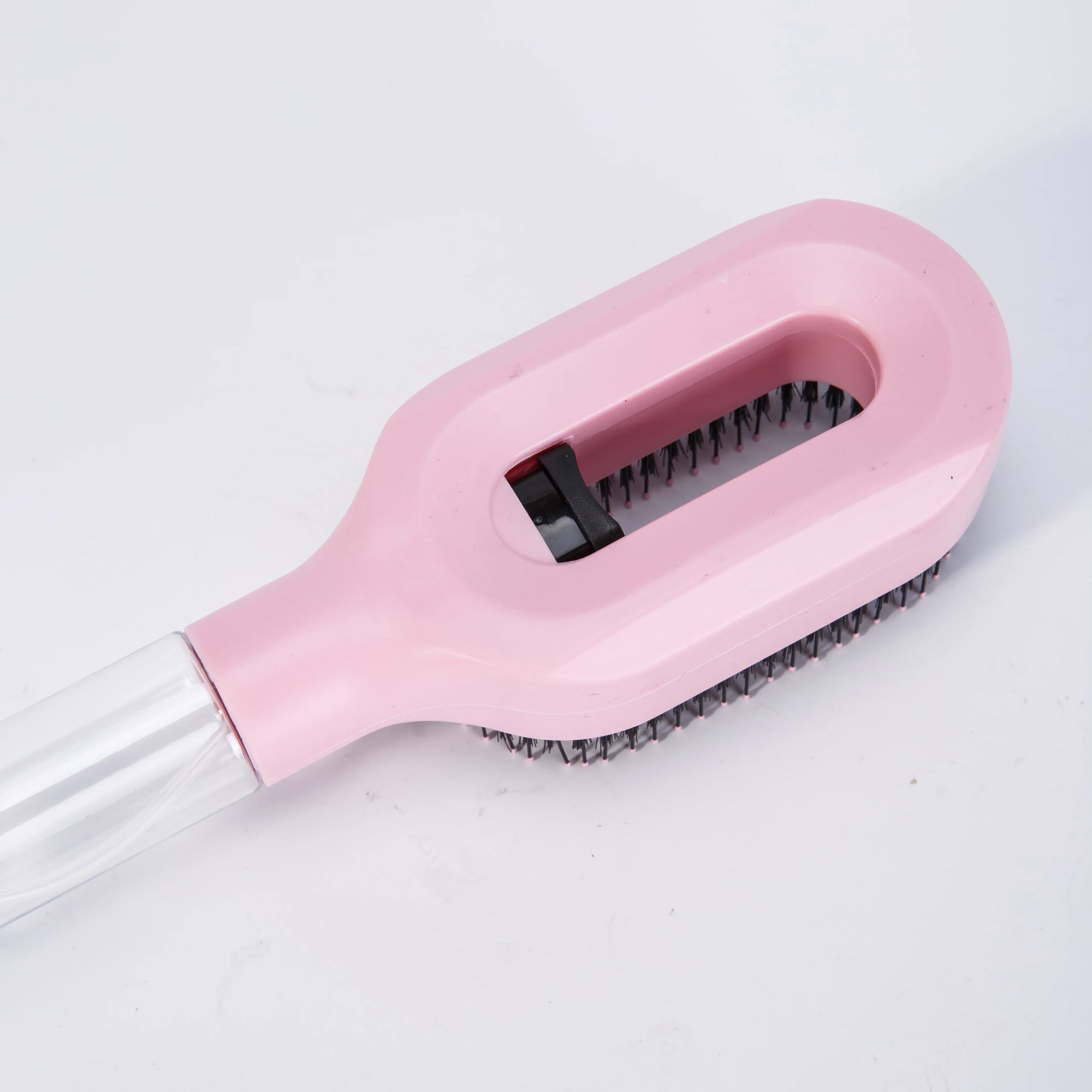 LumiHair™ – Escova de Pentear com Spray Integrado | 2 em 1